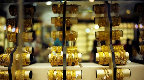 Gold Price in Chennai Drops Sharply Today - 22 Carat Gold Falls by Rs.1,600 Per Sovereign
