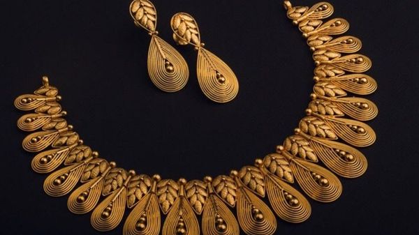 Chennai Gold Rate Today, Oct 15: 22K Gold Falls ₹75, Silver Drops ₹5